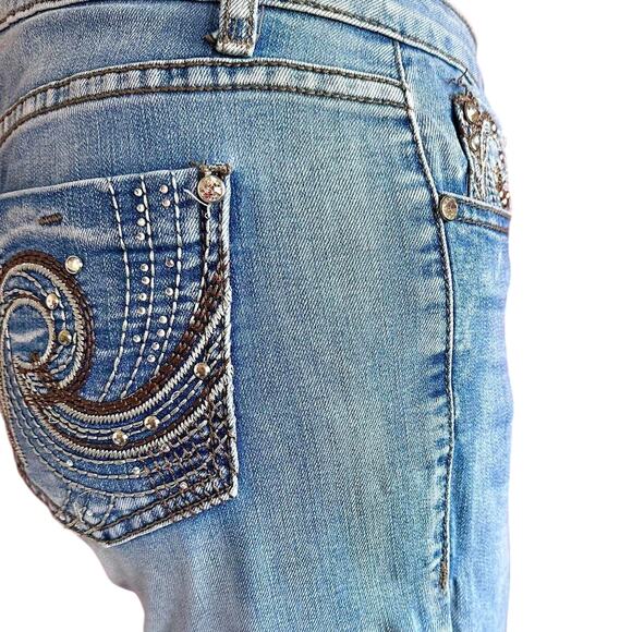 Womens Jeans Size 4 Embroidered Detailing Retro Casual Everyday - Picture 1 of 8
